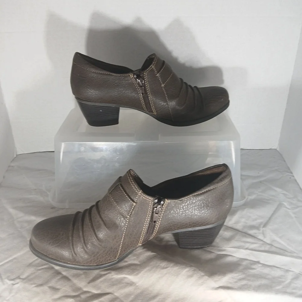 Natural Soul Booties 9.5M Brown Ruched‎ Comfort Ankle Boots Block Heel Zip